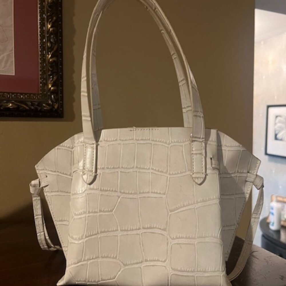 CREAM TEXTURED SMALL BUCKET BAG